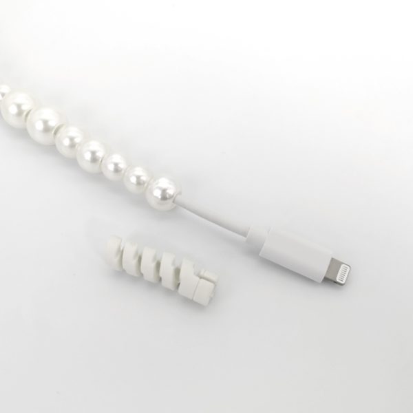Handmade pearl bead data cable - Image 3