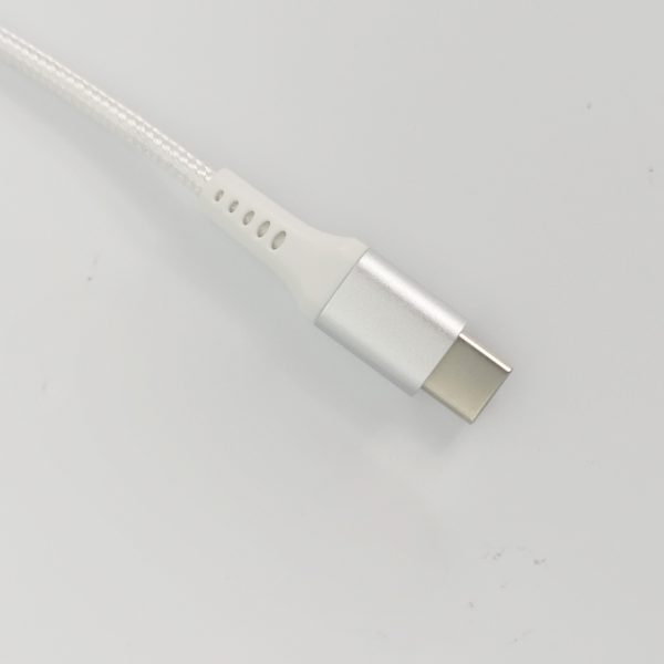 Nylon Braided USB C to Lightning Cable - Image 3
