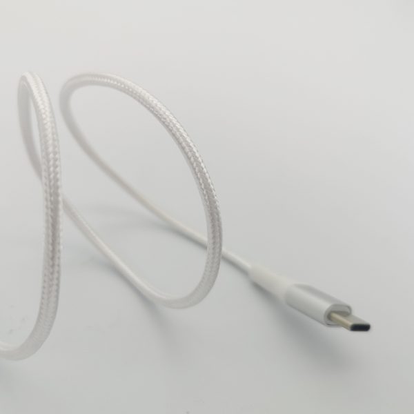Nylon Braided USB C to Lightning Cable - Image 2